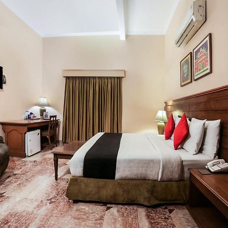 Capital O 10953 Dayal Lodge - A Boutique Hotel Agra  Eksteriør billede