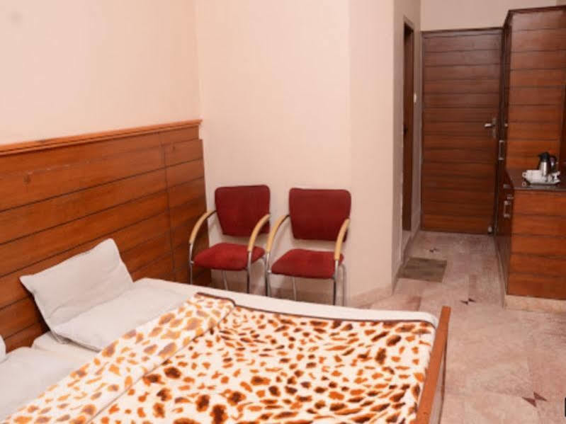Capital O 10953 Dayal Lodge - A Boutique Hotel Agra  Eksteriør billede
